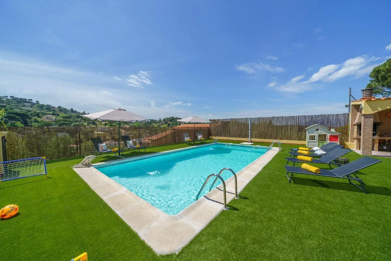 Villa Denis Lux, Gran Zona Exterior Con Piscina Lloret de Mar 0*,  Spain